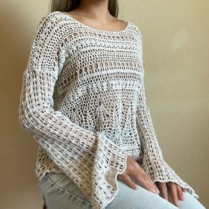🦋 A&F Knit Sweater